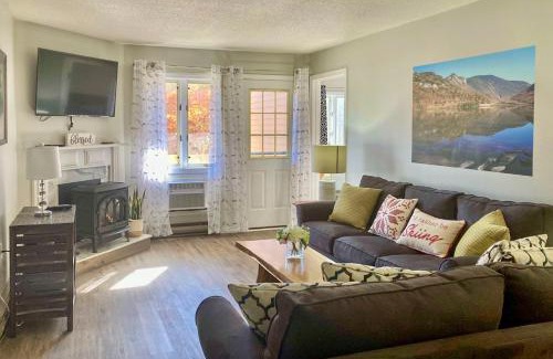 Lincoln Apartamento | Hike, Ski, Explore Lincoln Condo with Pool Access