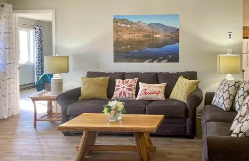 Lincoln Apartamento | Hike, Ski, Explore Lincoln Condo with Pool Access