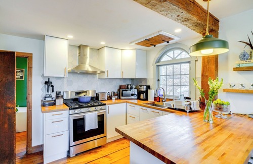 Oak Hill Casa | Hike, Ski & More: Restored 1845 Catskills Home