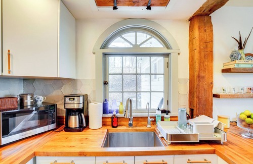 Oak Hill Casa | Hike, Ski & More: Restored 1845 Catskills Home