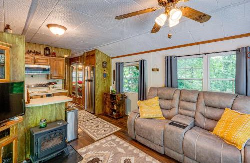 Newland Casa | Hike, Swim, Ski and More Pet-Friendly Newland Home!
