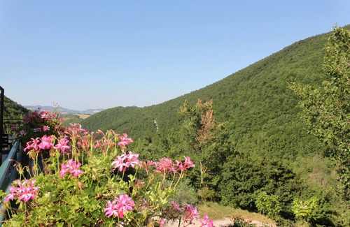 Monterosso Apartamento | Senderismo y disfrutar de la naturaleza en Le Marche, Italia en Cottage 'La Terra'
