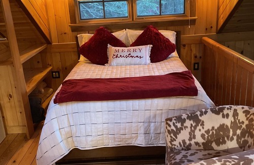 Chichester Cabina | Hiking. Skiing. Chill by the Fire