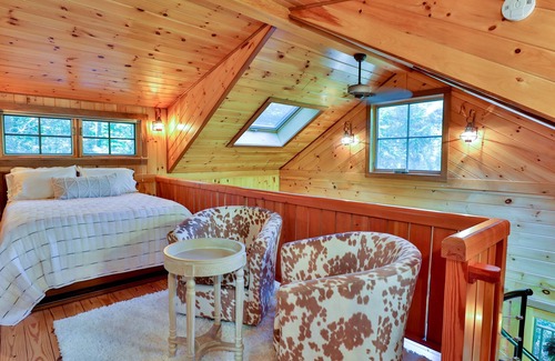 Chichester Cabina | Hiking. Skiing. Chill by the Fire
