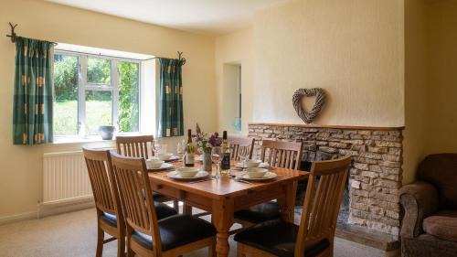 Dowdeswell Casa | Hilcot Farmhouse