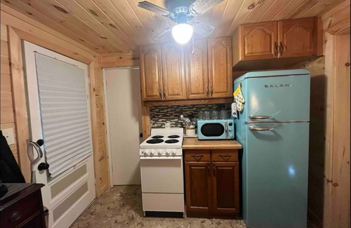 Rosman Casa | Hilda’s Hideaway- a charming little A-frame