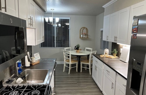 Hildale Casa | Hildale Haven A with hot tub, fire pit and views.