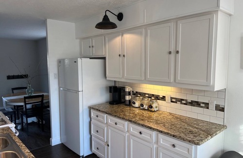 Hildale Casa | Hildale Haven B/red rock views, abundance of trails, close to Zion Nat'l Park.