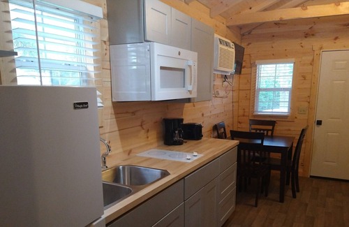 Hiles Cabina | Hiles-Pine Lake Campground