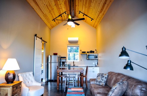 Dripping Springs Cabaña | Hill Country Casitas