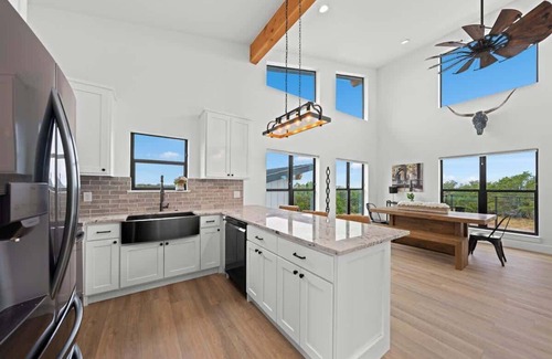 Kerrville Casa | Hill Country Escape W/views Plus, Hot-tub and Pet Friendly!