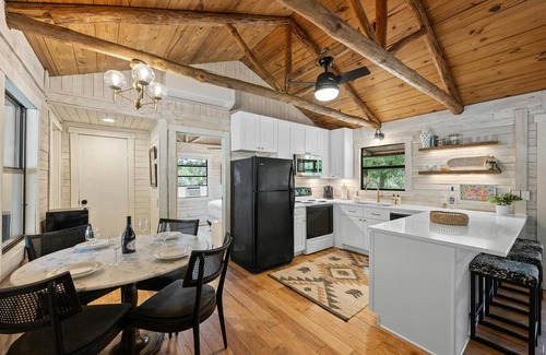 Dripping Springs Casa | 25 Acres of Pristine Hill Country w/ creek! Near Wineries and Pet Friendly - Cedar Creek Retreat