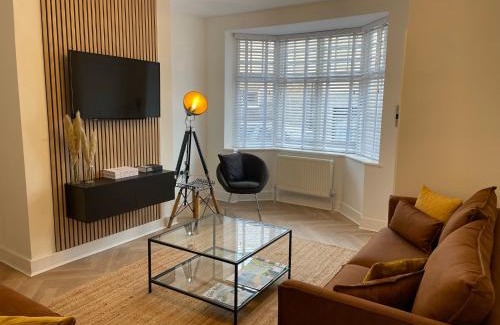 Wooler Casa | Hill Garth Cottage - Luxury 2 Bed with Wood Burning Hot Tub