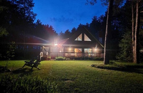 Minocqua Cabaña | Hill Lake Charming Minocqua Cabin Fire Pit W&D Pets