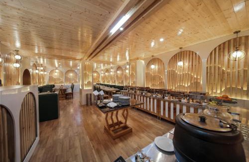 Aleo Hotel | Hill River Resort - Central Heated & Air Cooled - Near Mall Road , Best Property of Manali 2024- 2025