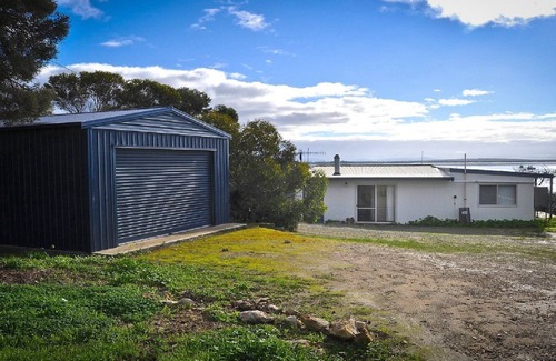 Lake Wangary Casa | Hill's Shack es una cabaña de piedra original de Coffin Bay, de 3 habitaciones, ubicada en Oyster Walk, solo yo