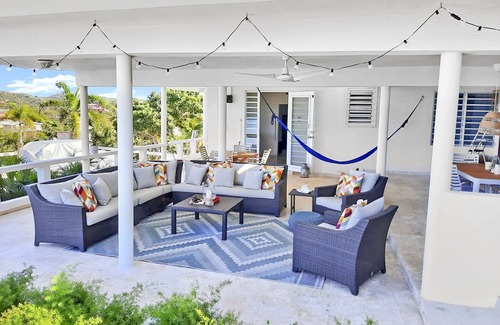 Puerto Ferro Casa | Hill Top Home | Infinity Pool | Mins→Beach+Ferry