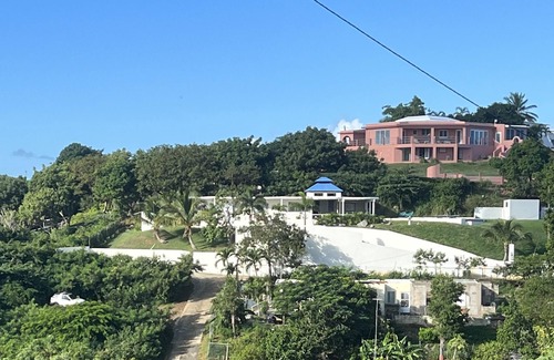 Puerto Ferro Casa | Hill Top Home | Infinity Pool | Mins→Beach+Ferry
