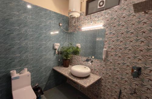 Tapovan Hotel | Hill Top Swiss Cottage