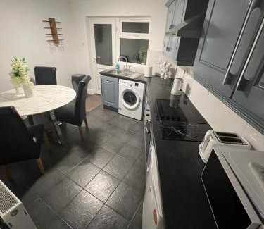 Newry Apartamento | Hill View House