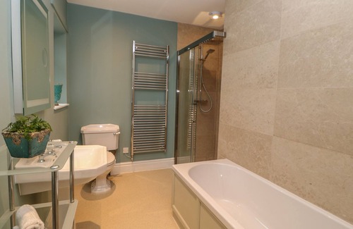 Walworth Casa | HILL VIEW, pet friendly, with open fire in Darlington