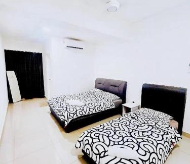 Batu Caves Casa | Hill View Pool Villa near Genting Highland,UIA,Batu Caves Temple,Gombak KL
