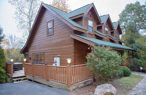 Gatlinburg - Pigeon Forge Cabina | Cabaña-Familiar-Baño Privado-Vista al bosque-Hillbilly Hotel