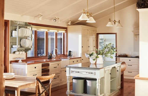 Onemana Casa | HILLBROOK ESTATE WHANGAMATA, NEW ZEALAND