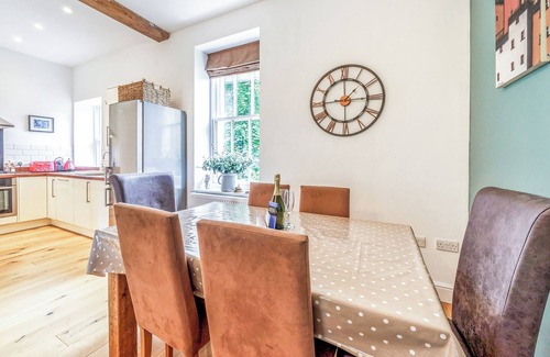 Blythburgh Cabaña | HILLCREST, BLYTHBURGH, family friendly, with pool in Southwold