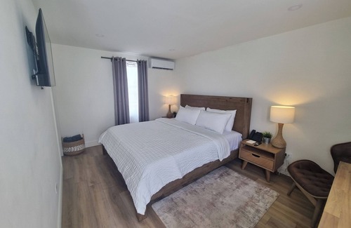 St. George's Hotel | Hillcrest Boutique Hotel, Courtyard Villa Upper Pool View King-Suites 10,11