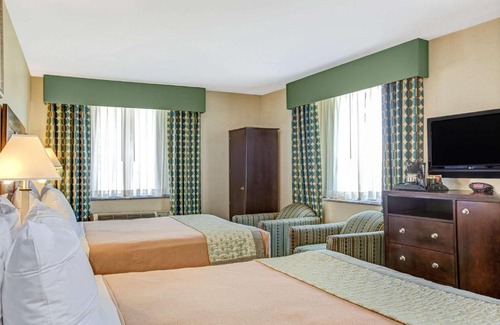 Queens Hotel | Hillcrest Hotel Near JFK Airtrain