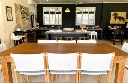 Monzi SH Casa | Hillhouse 4 Bedroom modern farm house