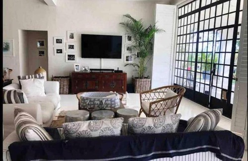 Monzi SH Casa | Hillhouse 4 Bedroom modern farm house