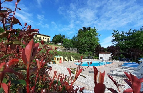 Nizza Monferrato Apartamento | HILLS La UNESCO se relaja en la piscina "Barbera apartment"