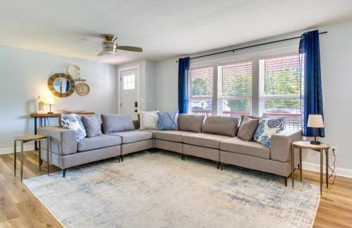 Hillsboro Casa | Hillsboro Hideaway with Private Hot Tub and Bunkhouse!