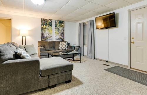 Hillsdale Casa | Hillsdale Townhome Rental ~ 1 Mi to College!