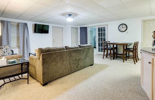 Hillsdale Casa | Hillsdale Townhome Rental ~ 1 Mi to College!