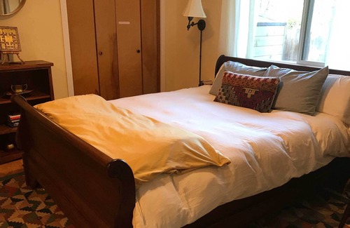Gold Beach Apartamento | ‘Hillside Abode’ Couples Escape 2 Miles to Coast!