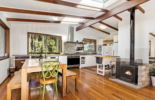 Whoota Casa | Hillside acreage, waterviews, 10min from beach - Perfect big groups/ families!