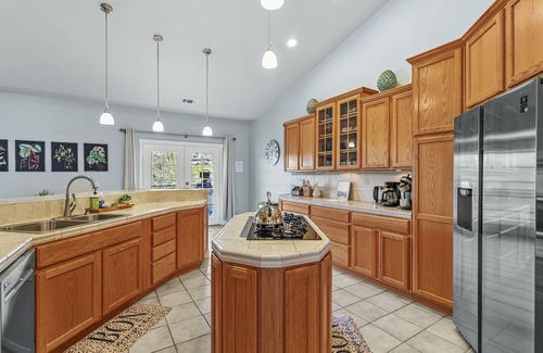 Redding Casa | *Hillside Cottage*pool spa grill mountain views