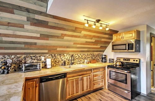Cripple Creek Cabina | ¡Hillside Cripple Creek Cabin con vistas a la montaña!