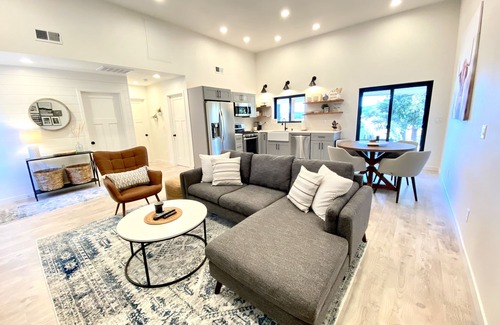 West Stayton Casa | Luxe Guesthouse Retreat close to Salem & Albany