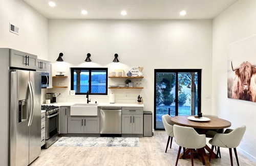 West Stayton Casa | Luxe Guesthouse Retreat close to Salem & Albany