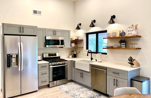 West Stayton Casa | Luxe Guesthouse Retreat close to Salem & Albany