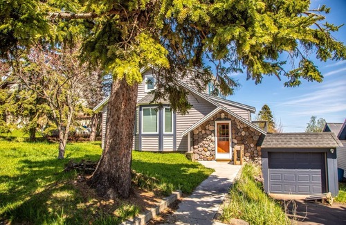 Grand Marais Casa | Hillside Harbor in Grand Marais | Views of Lake Superior