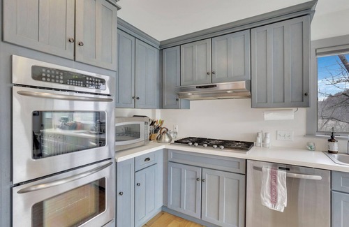 Logan Casa | Hillside haven on expansive grounds, heated pool, firepit, bocce court and more!