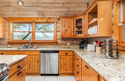 Lakehills Cabina | Hillside Haven