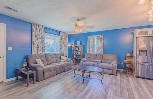 Frankfort Casa | Hillside Hideout With Scenic Bluegrass Hot Tub Views!