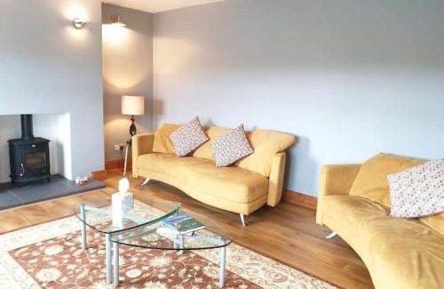 Clifden Casa | Hillside House