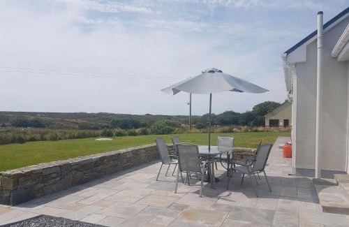 Clifden Casa | Hillside House